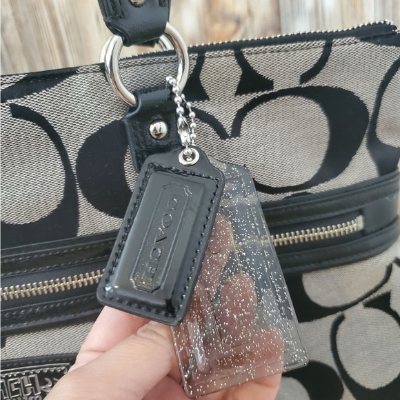 Coach Daisy Signature Tote Authentic - Picture 5 of 9